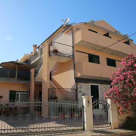 Guest House Lorenta Vodice Bagian luar foto