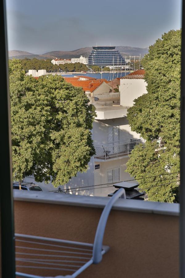 Guest House Lorenta Vodice Bagian luar foto