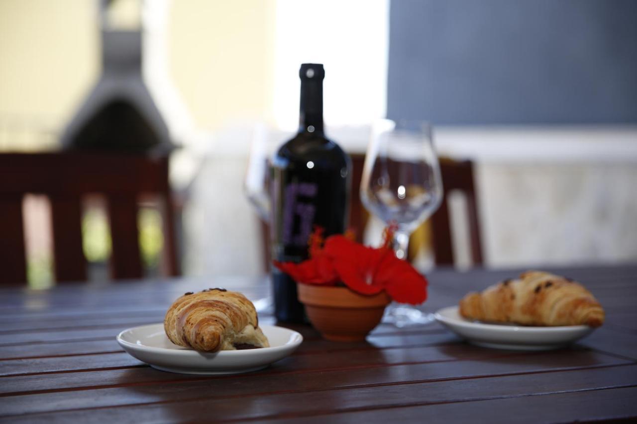 Guest House Lorenta Vodice Bagian luar foto