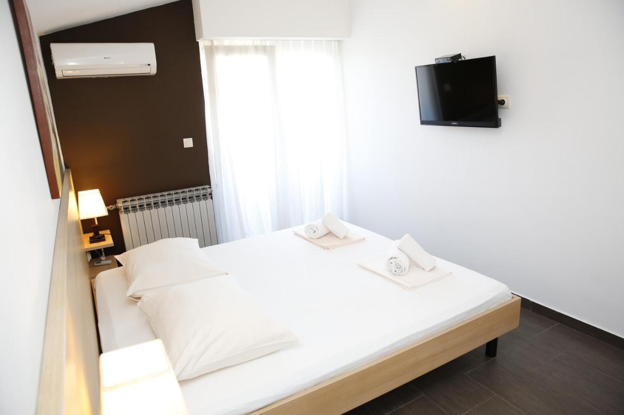 Guest House Lorenta Vodice Bagian luar foto