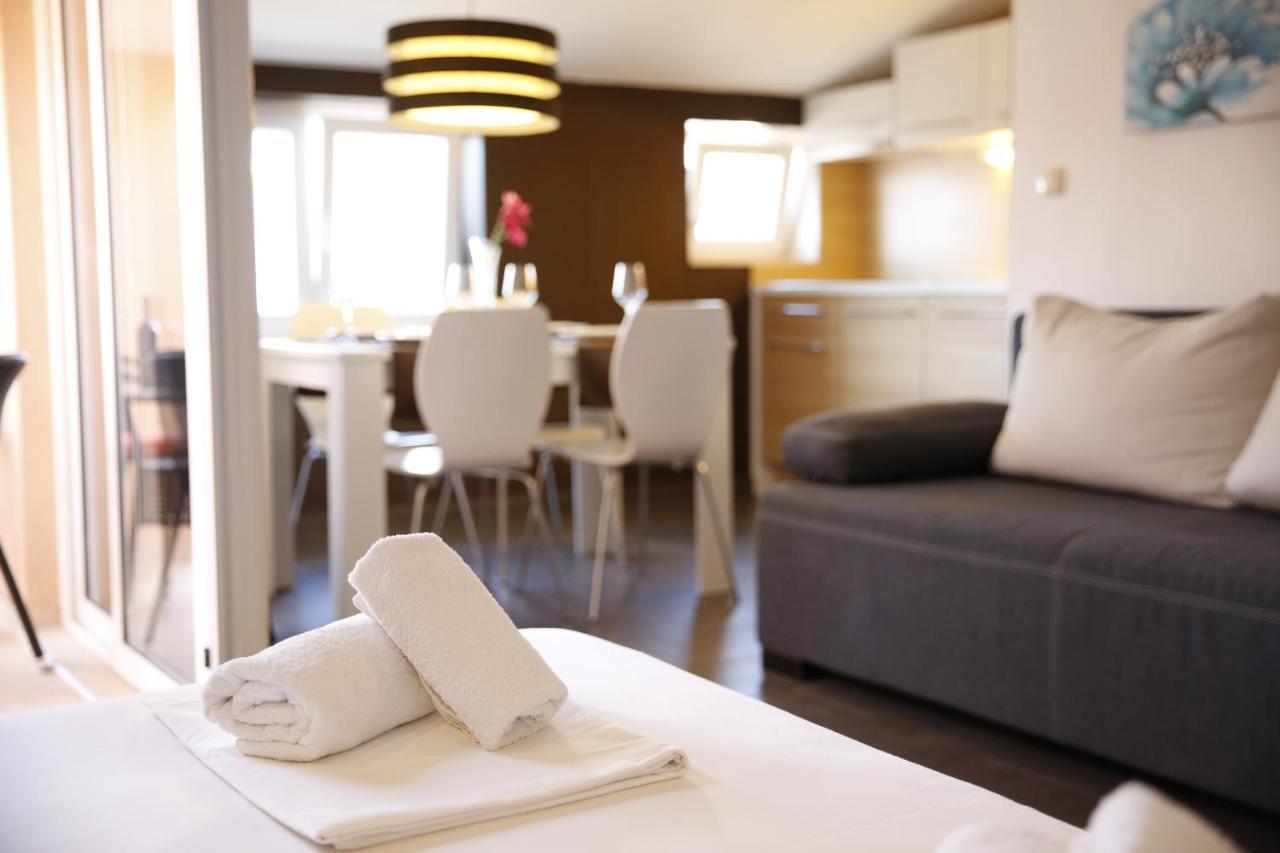 Guest House Lorenta Vodice Bagian luar foto