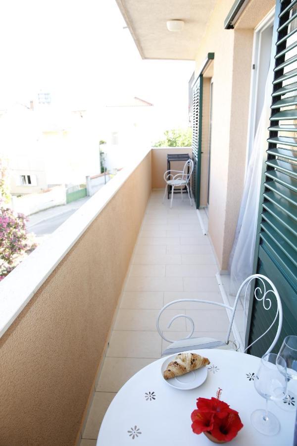 Guest House Lorenta Vodice Bagian luar foto