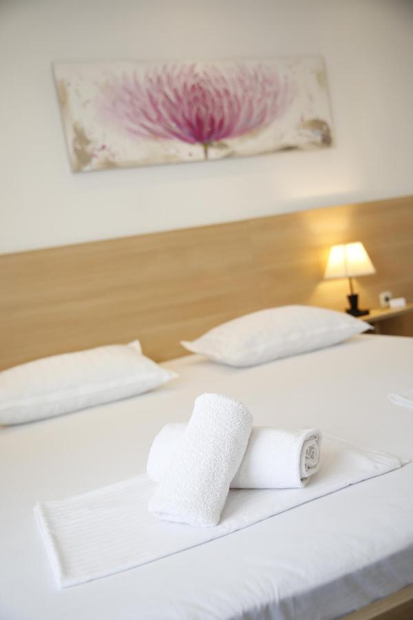 Guest House Lorenta Vodice Bagian luar foto