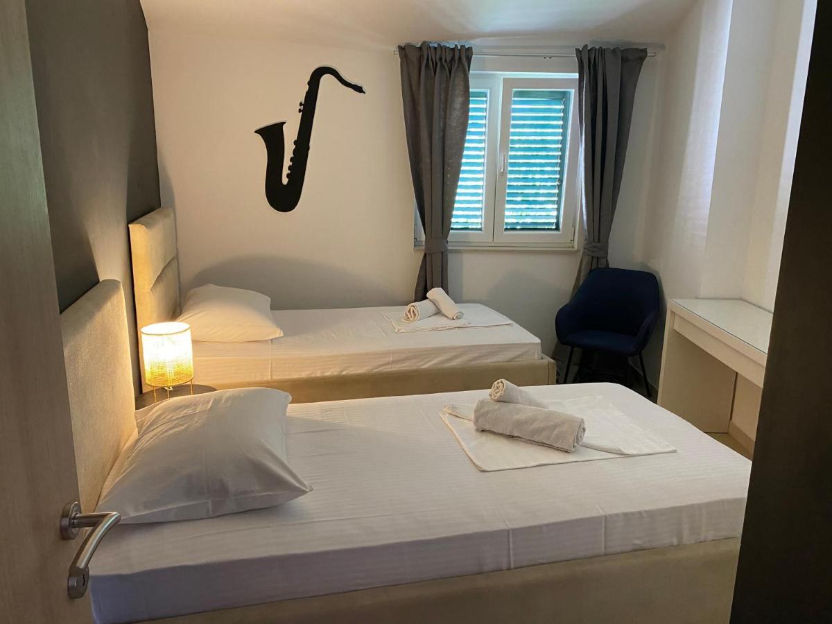 Guest House Lorenta Vodice Bagian luar foto
