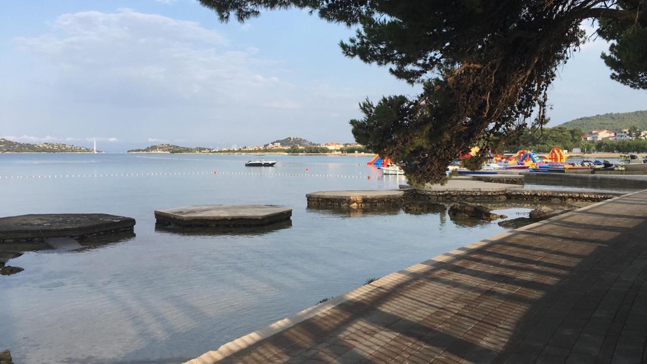 Guest House Lorenta Vodice Bagian luar foto
